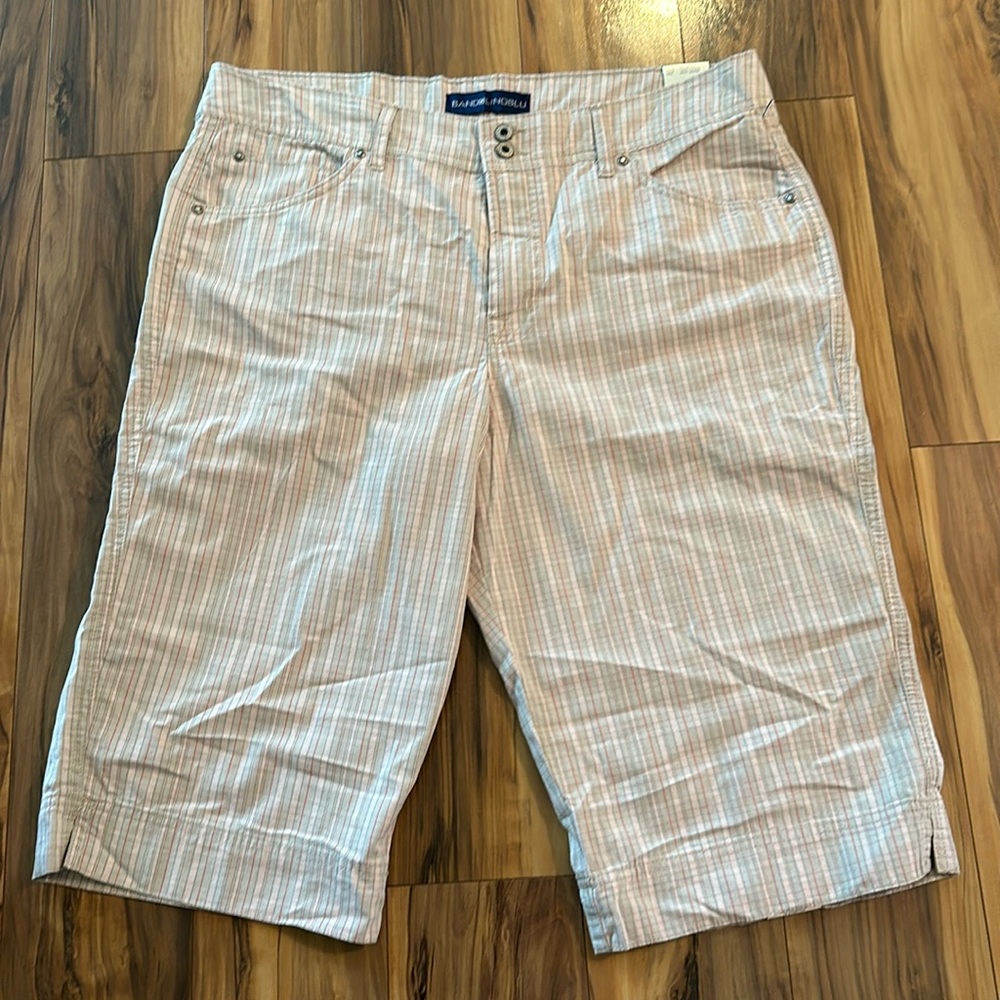 Bandolinoblu size 16 New capris